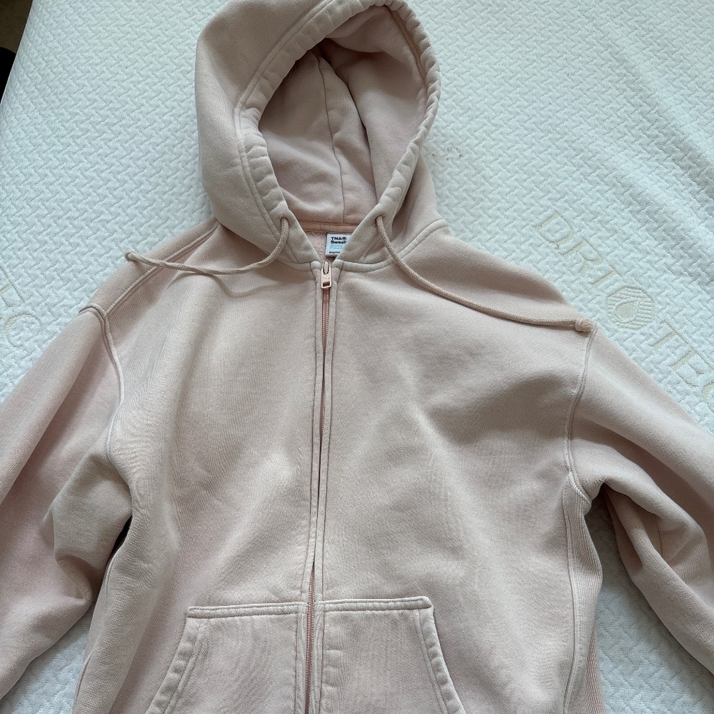 Aritzia perfectly fit zip up sweater